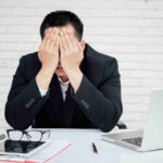 Fresh hire says he already 'hates' his accounting firm job after just one day, laments strict dress code and rundown office