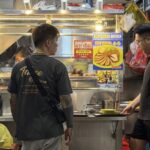 Diner complains after kueh chap stall refuses to sell a third bowl, owner says it’s against stall rules